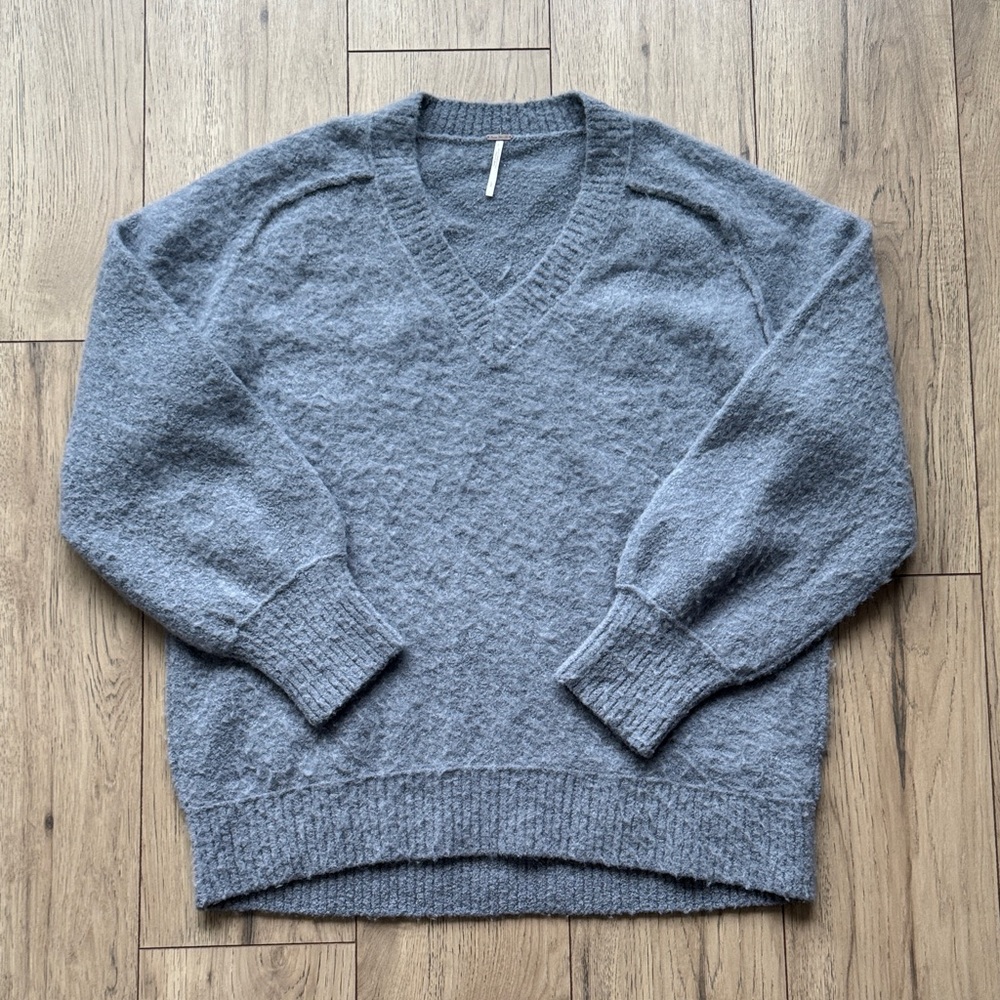 Free People Charcoal Gray V-Neck Tunic Wool Long Sleeve Sweater Women’s Large